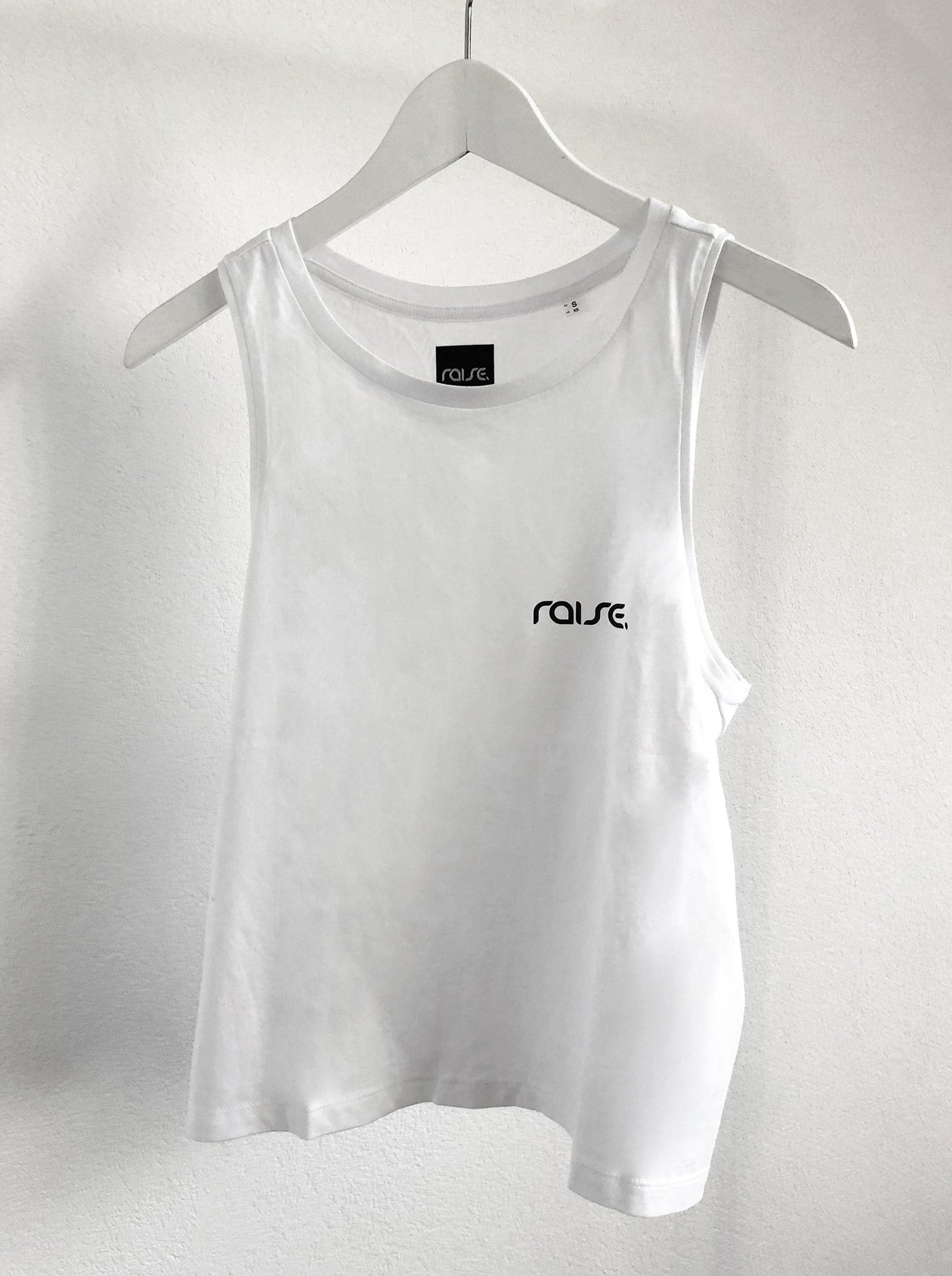 Weißes Oversize Tanktop aus Bio Baumwolle von raise Sportswear