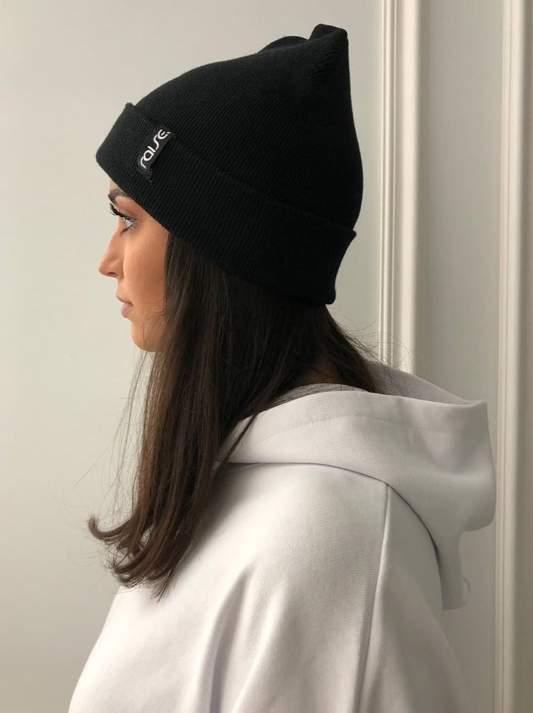 Schwarze Beanie Strickmütze von raise Sportswear