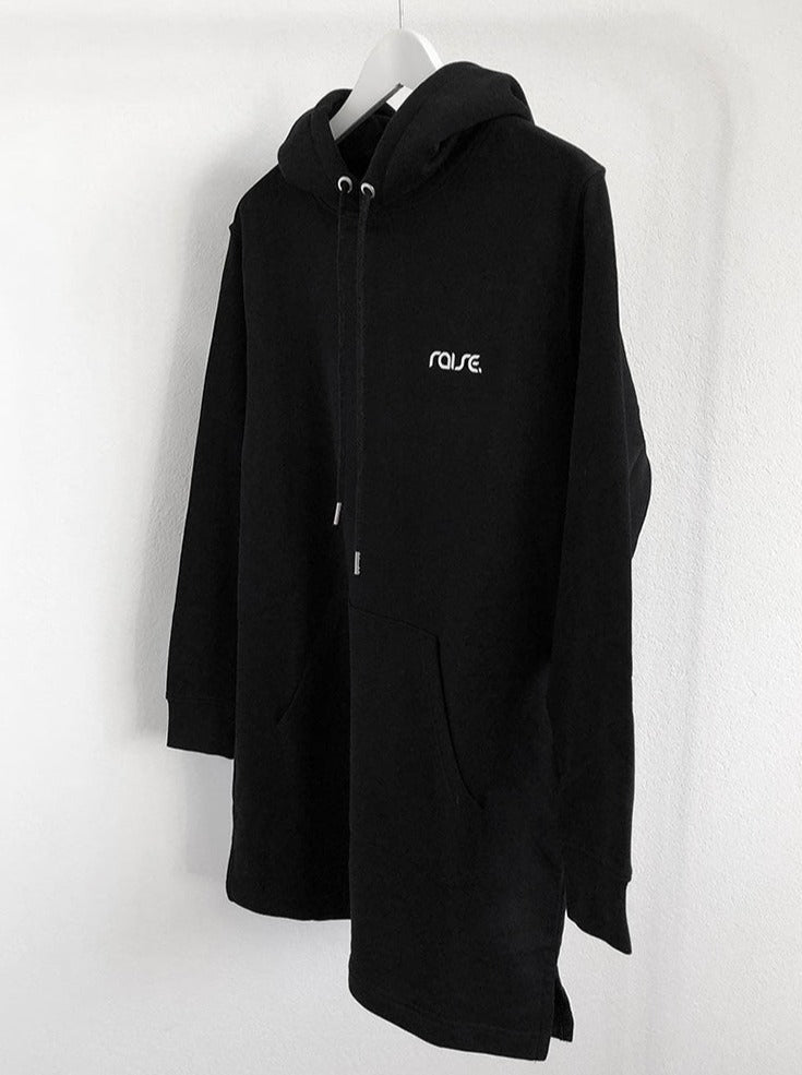 Schwarzes Hoodie Kleid mit Kängurutaschen von raise Sportswear