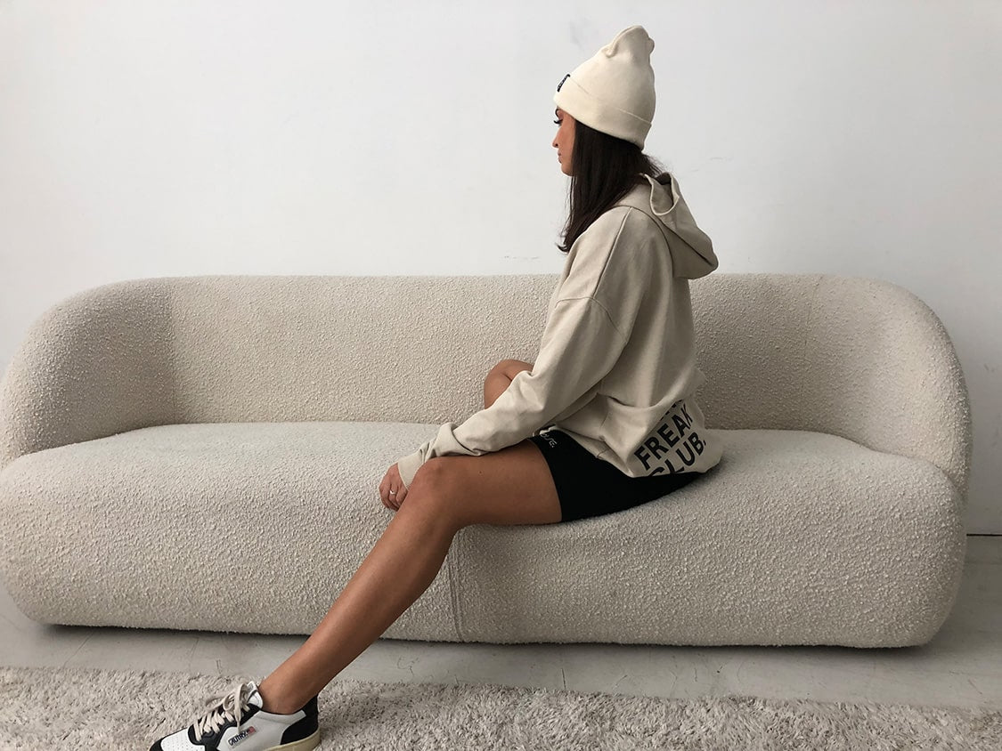 Beiger Oversize Hoodie von raise Sportswear mit Statement Print