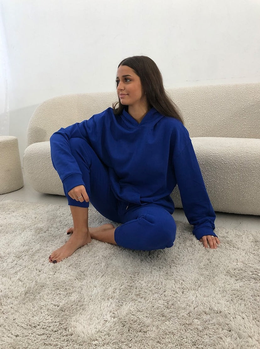 Blauer Oversize Hoodie mit Statement Print von raise Sportswear