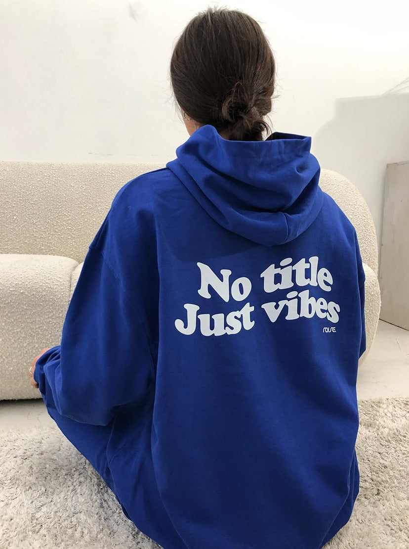 Blauer Oversize Hoodie mit Statement Print von raise Sportswear