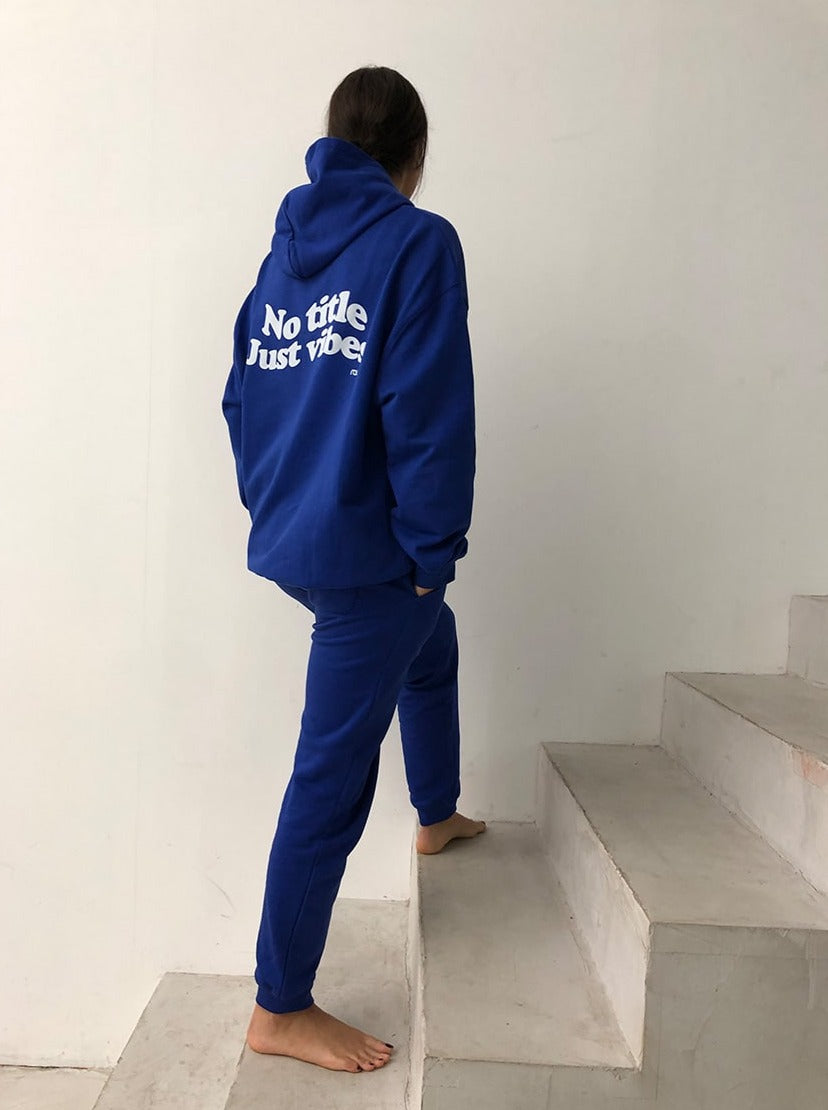 Blauer Oversize Hoodie mit Statement Print von raise Sportswear