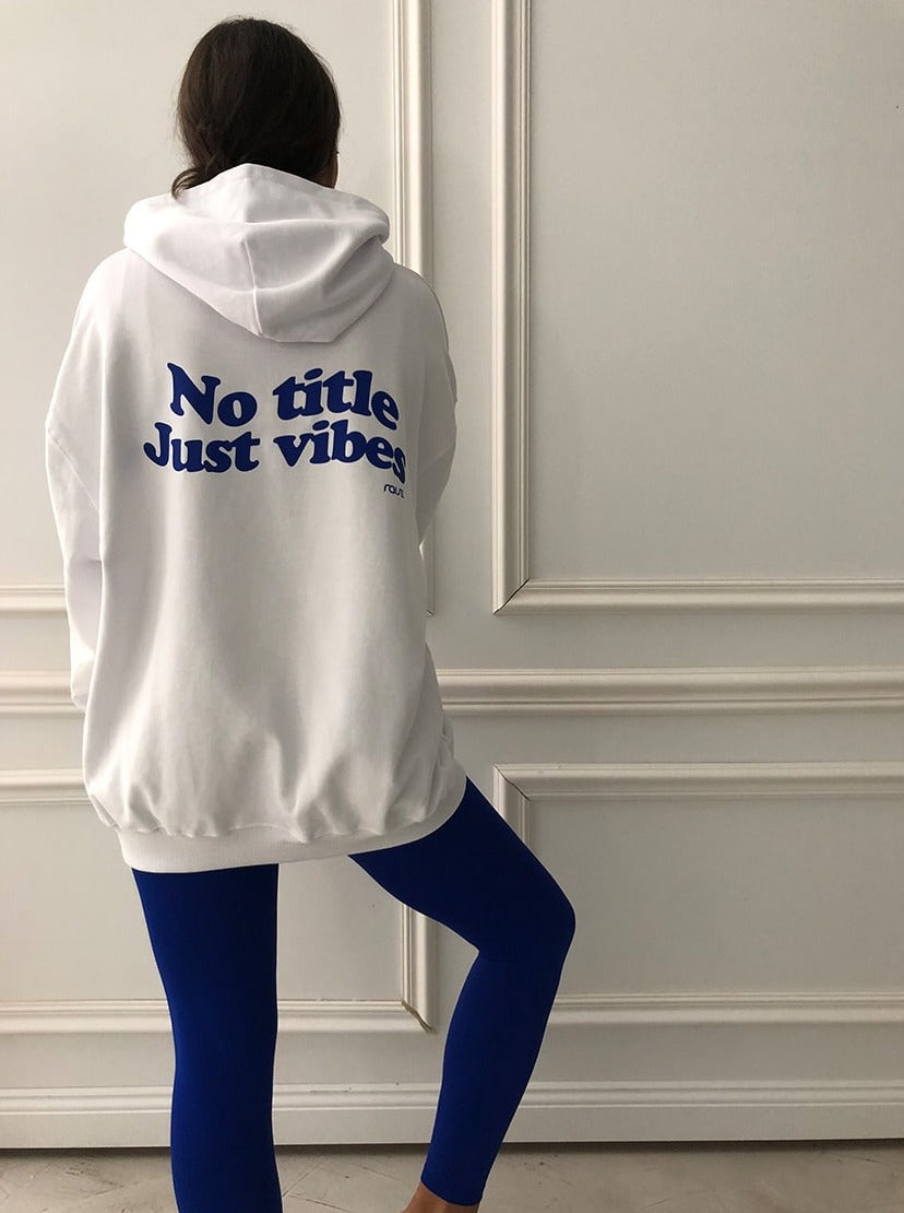 Weißer Oversize Hoodie mit Statement Print von raise Sportswear