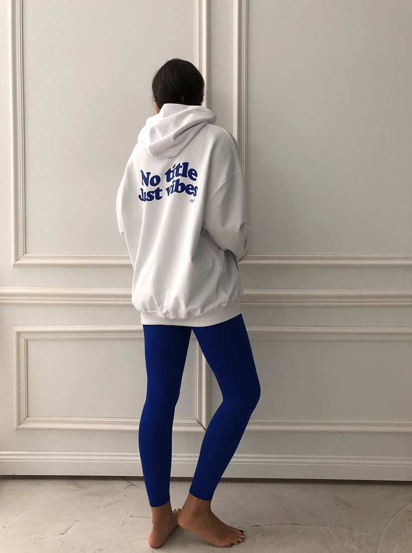 Weißer Oversize Hoodie mit Statement Print von raise Sportswear