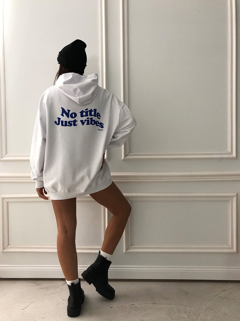 Weißer Oversize Hoodie mit Statement Print von raise Sportswear