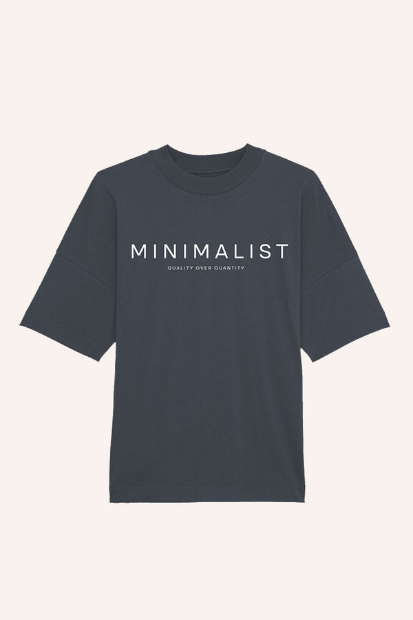 Dunkel graues Oversize T-Shirt mit großem Statement Print auf der Brust von raise Sportswear