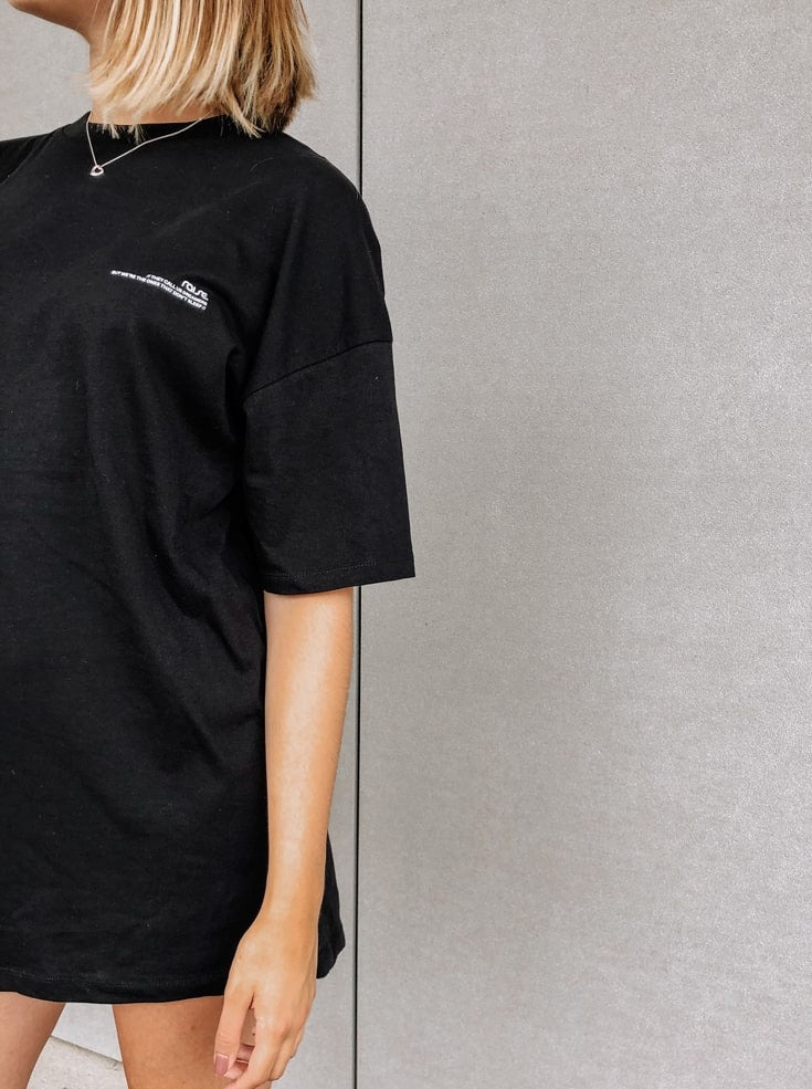 Schwarzes Oversize T-Shirt Kleid von raise Sportswear