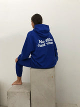 Blauer Oversize Hoodie mit Statement Print von raise Sportswear
